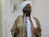 حقيقة الإيمان وميزة القرآن واستخدام المؤمن بهما شئون الواقع