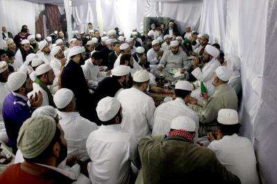 أثناء الدروس في دار الأنوار
