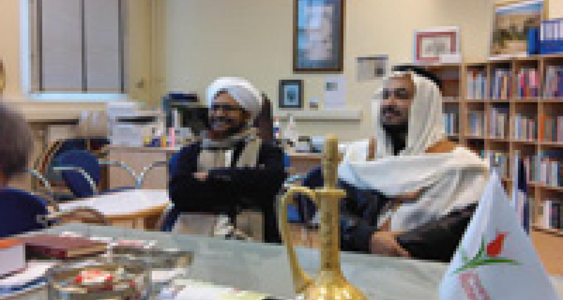 الحبيب في مكتب إدارة الجامعة الحبيب في مكتب إدارة الجامعة