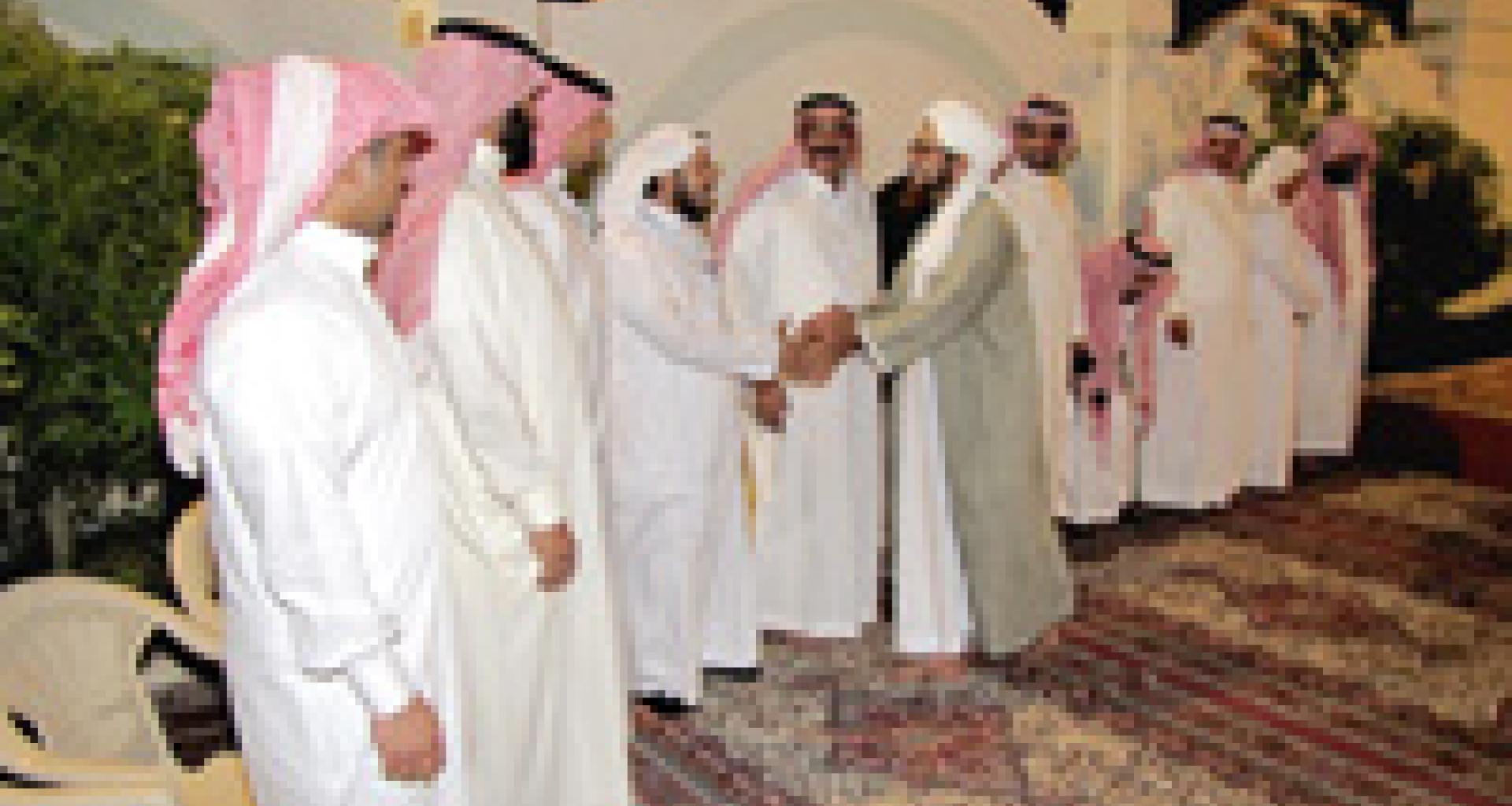 الحبيب عمر يرحب بالضيوف الكرام الحبيب عمر يرحب بالضيوف الكرام
