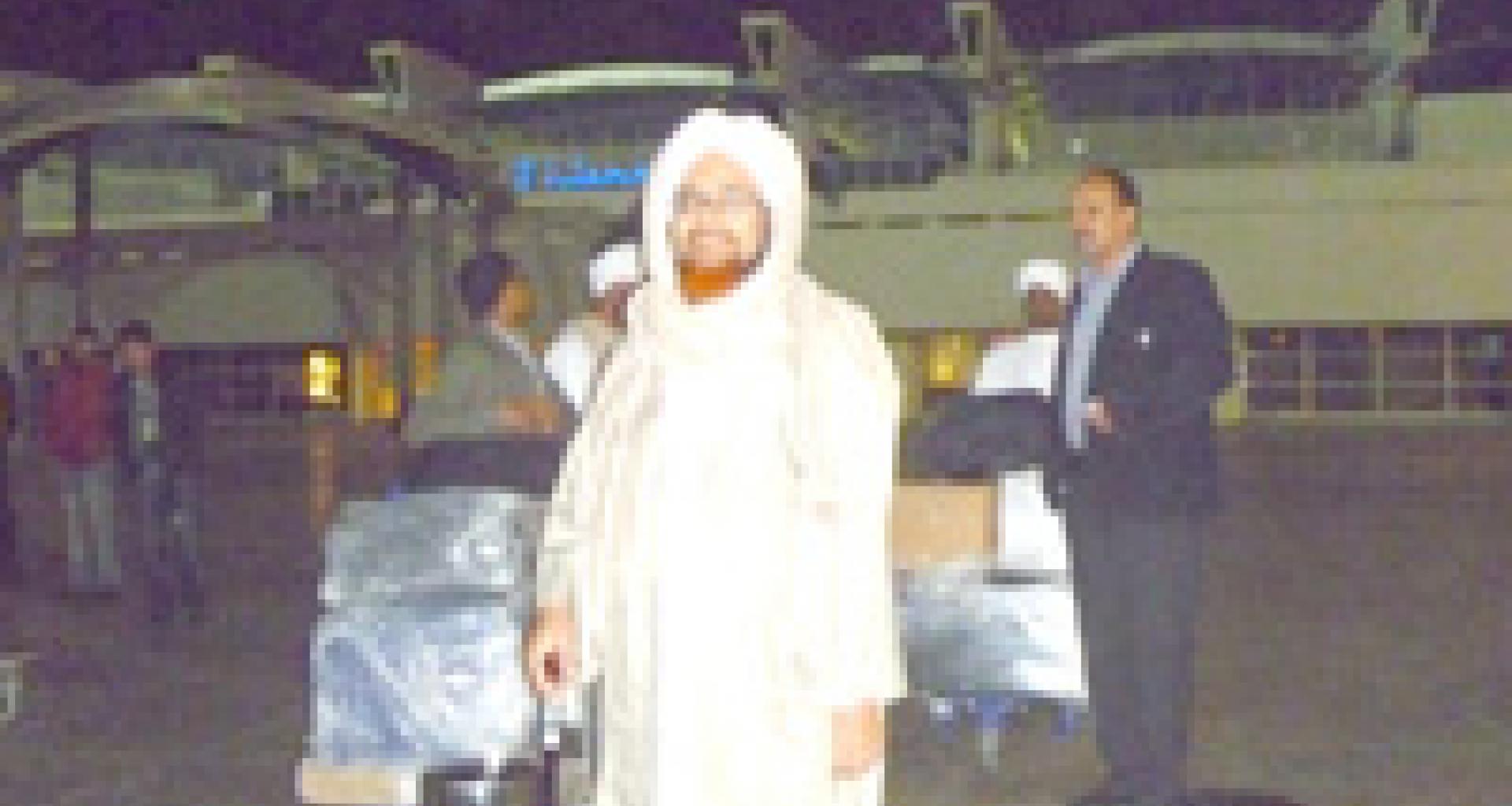 الحبيب عمر لحظة وصوله مطار الدار البيضاء مساء الثلاثاء