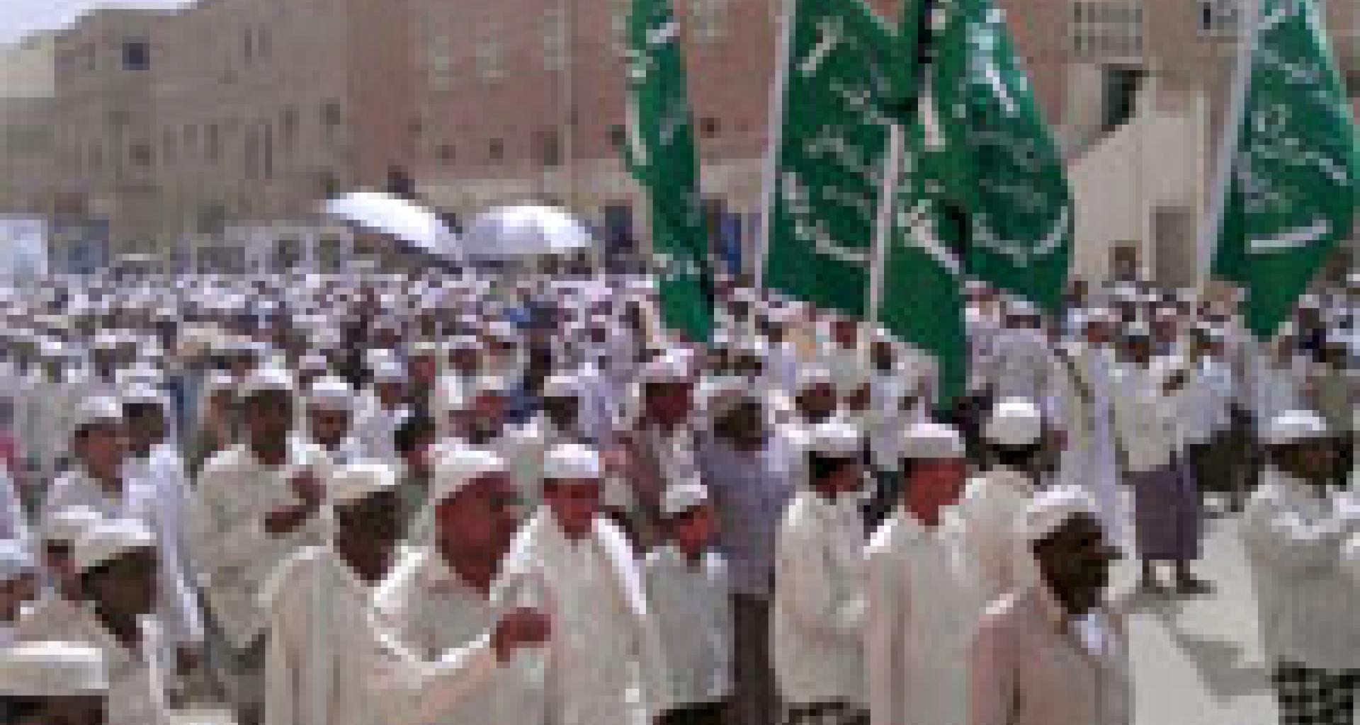 مرور الموكب متوجه إلى الدار مرور الموكب متوجه إلى الدار