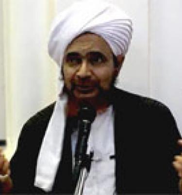 كلمة الحبيب عمر في المولد السنوي في مسجد الإمام عبد الله بن شيخ