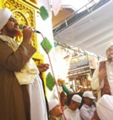 تفضُّل الحق بالخلق والإيجاد وإمداده الكائنات بخير العباد