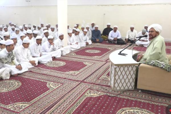 وعي حكمة الخلق والتكوين وحقيقة العزة في الدارين وشرف تحقيق العبودية لرب العالمين