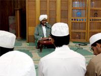 خاتمة الزبد (4) فاعْمَلْ وداوِ العُجْبَ حيثُ يَخْطُرُ...